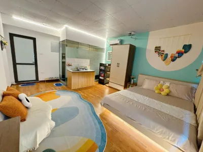 Deluxe King Room — Alula House Homestay